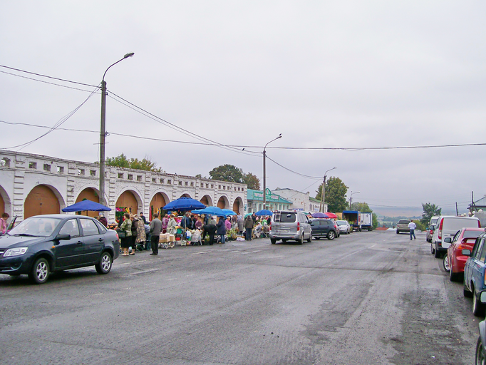 Гостиный двор с торговыми рядами)